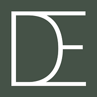 DE Advokatbyrå AB logotyp